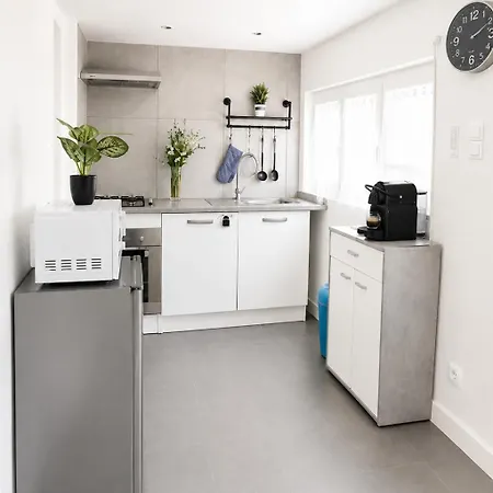 Petite Maisonnette Avec Accés Piscine Casa vacanze *